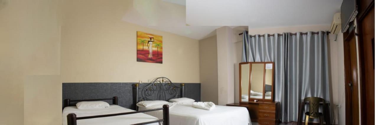 Hostal Ibiza Santa Cruz de La Sierra Exteriör bild